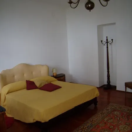 Le 5 Muse Bed and Breakfast