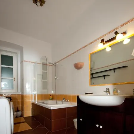 Le 5 Muse 的里雅斯特