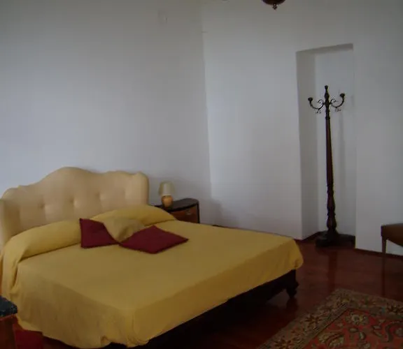 Le 5 Muse Bed & Breakfast